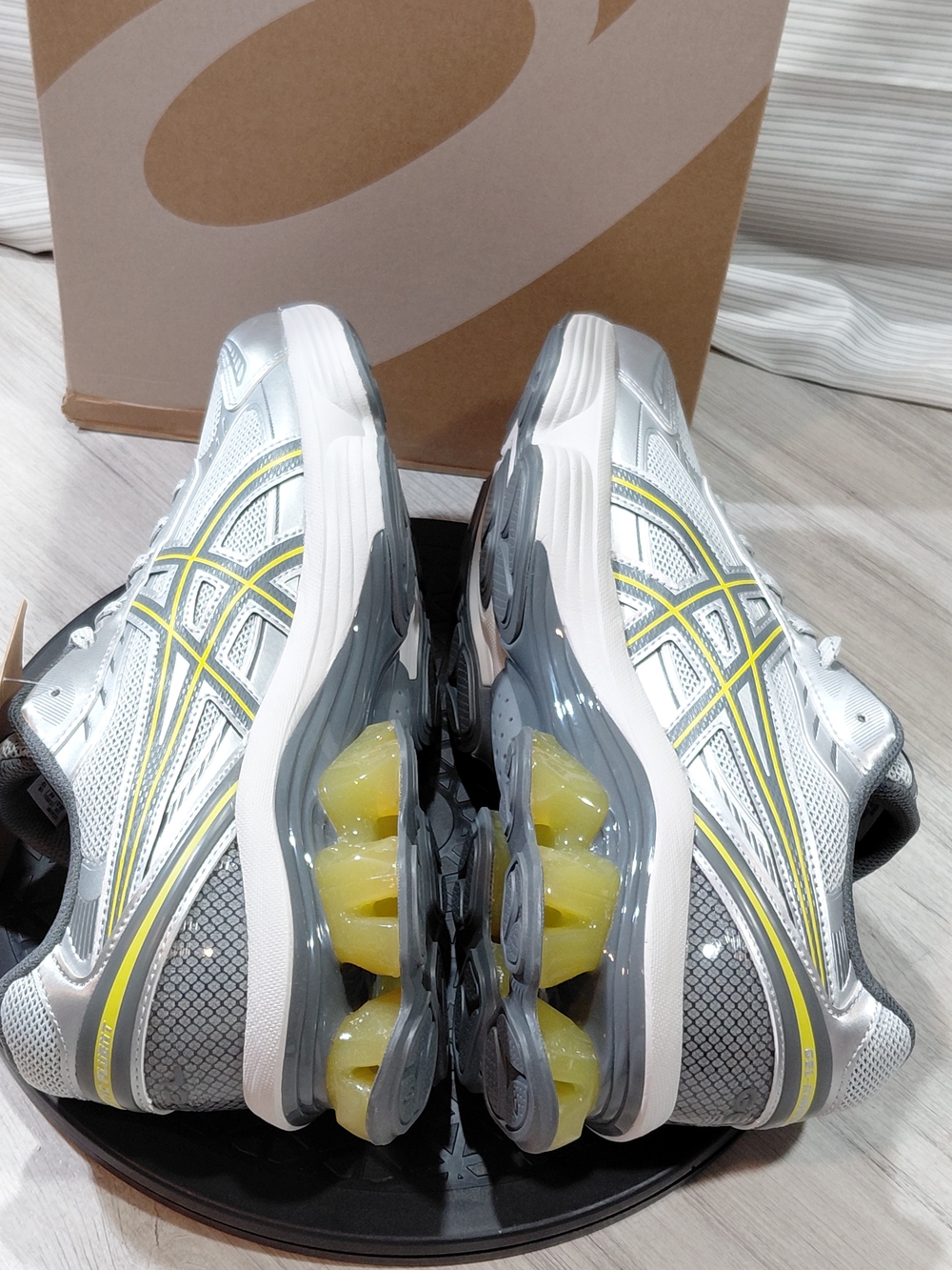 NWT ASICS Men’s GEL KINETIC FLUENT Running Shoes Glacier/ Steel Grey SIZE M10 - Picture 5 of 16